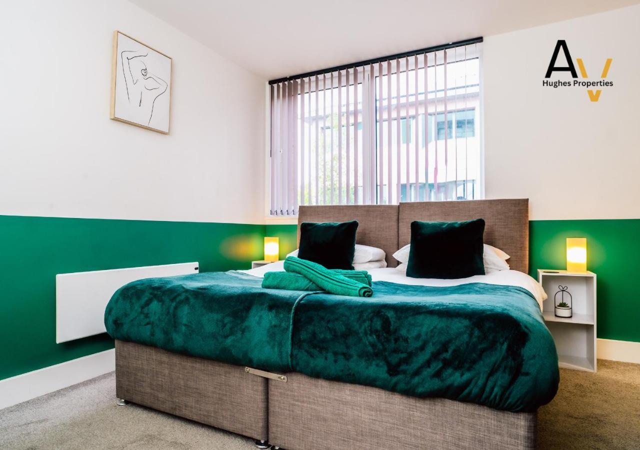 Stylish Two Bedroom By Av Hughes