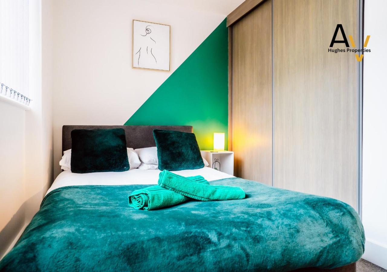 Apartment Stylish Two Bedroom By Av Hughes Milton Keynes