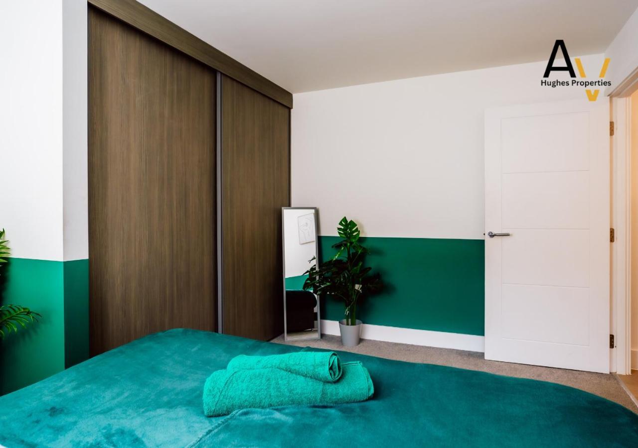 Apartment Stylish Two Bedroom By Av Hughes