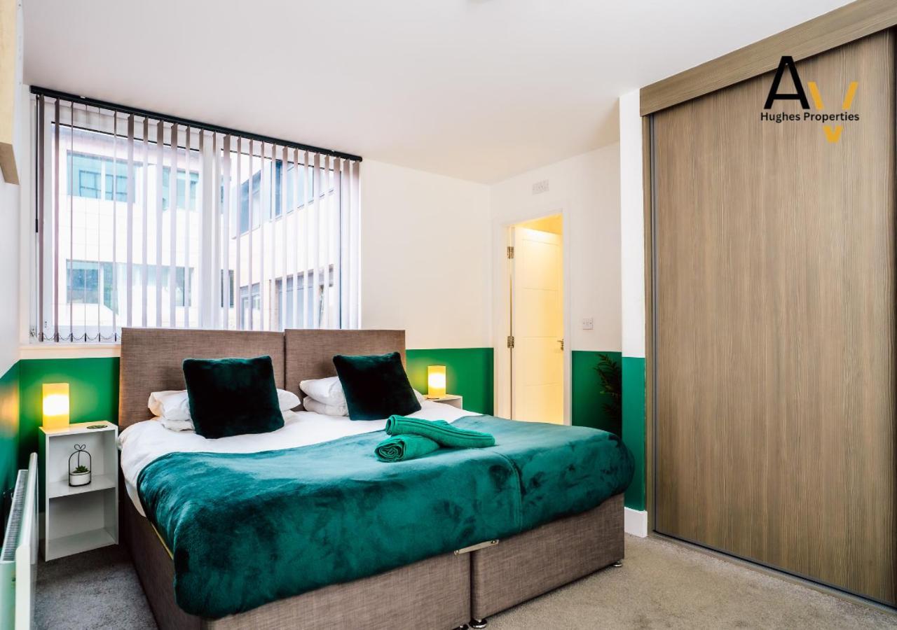 Apartment Stylish Two Bedroom By Av Hughes Milton Keynes